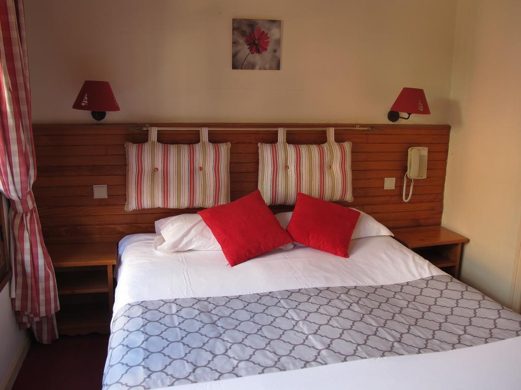 Logis La Charpenterie Hotell Talloires Eksteriør bilde