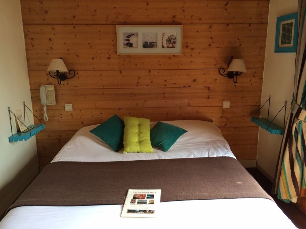 Logis La Charpenterie Hotell Talloires Eksteriør bilde
